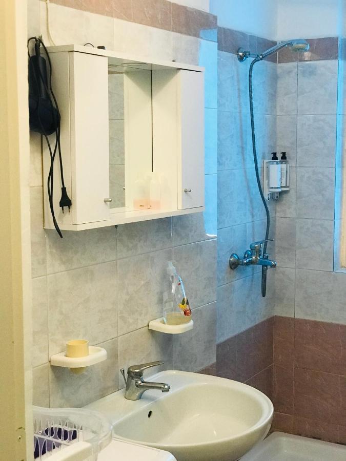 Apartamento Proper House Iva Tirana Exterior foto